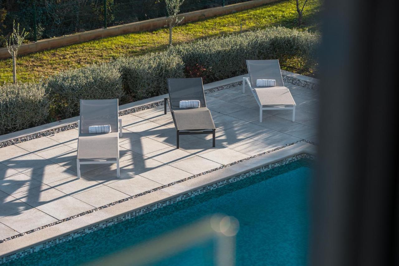 Martincic Residence - 5 Stars Luxury With Pool Heating On 4000M2 Rakalj Exterior foto